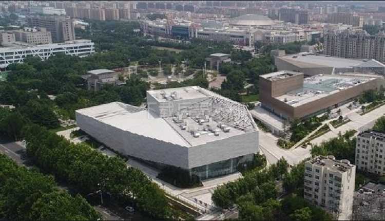 杭州拓佳YX65-400铝镁锰板在青岛城阳区文体中心顺利完工