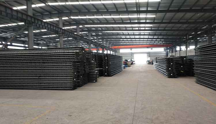 1731373450803418.jpg 桁架楼承板成品.jpg